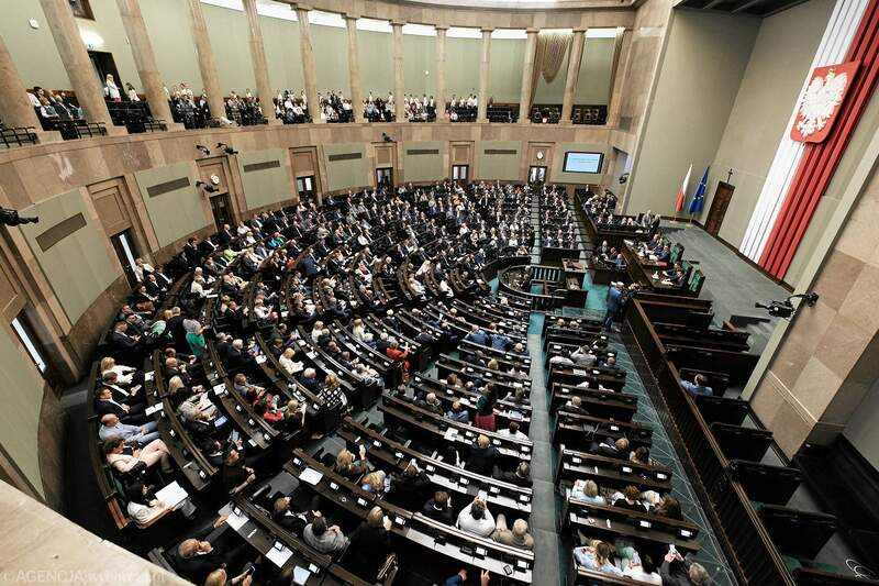 Jak powstaje prawo? To nie tylko podniesienie ręki w Sejmie! Kulisy legislacyjnego procesu