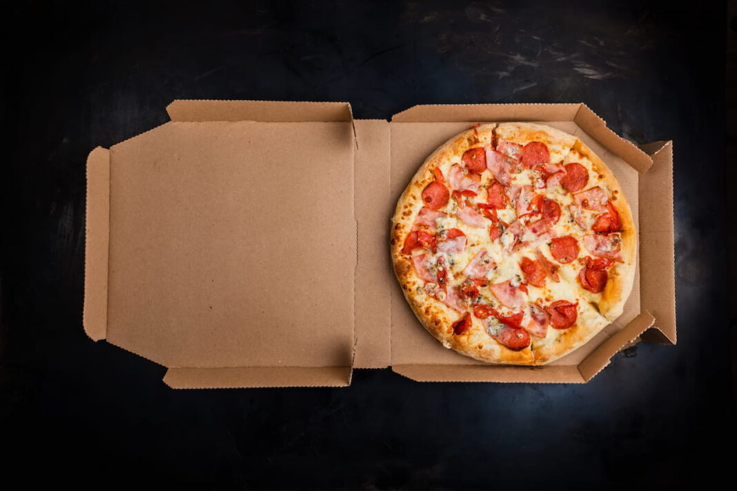 Dlaczego pizza jest kołowa, pudełko kwadratowe, a kawałki trójkątne?